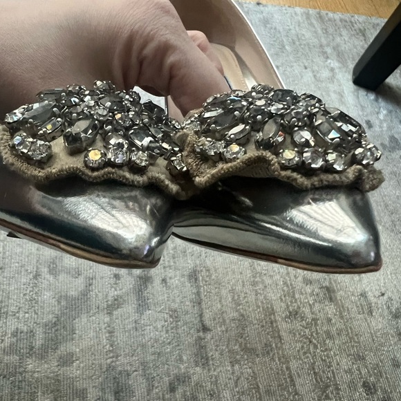 Prada Silver Metallic Swarovski Crystal Medallion Pumps, Size 39.5/9.5 - Picture 6 of 10
